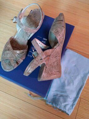 Stuart Weitzman Halley Tan Nairobi Patch Sandals Shoes Gold Metallic Leather